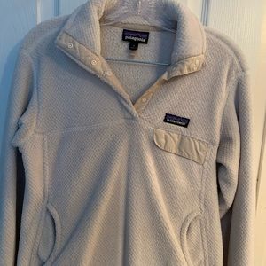 white patagonia pullover